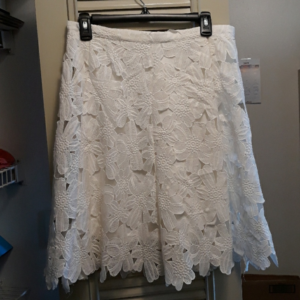 Women's Scalloped Design Skirt
